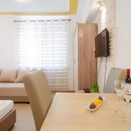 Mia St Apartamento *